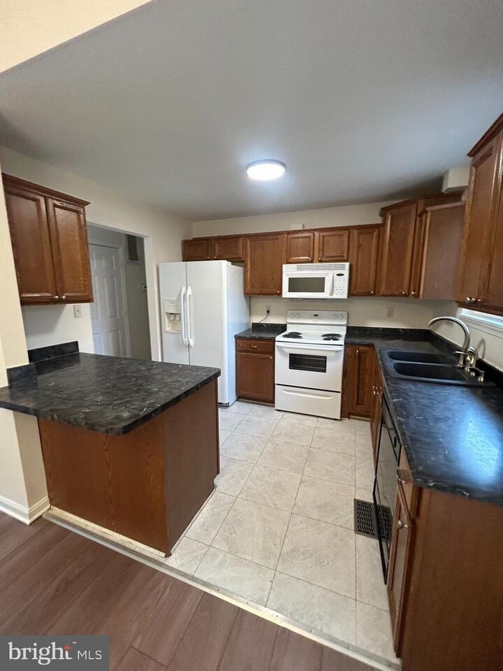 Property Photo: 716 Alamo Lane MD 20657