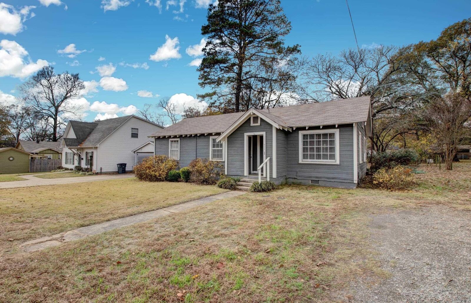 Property Photo:  607 James  AR 72143 