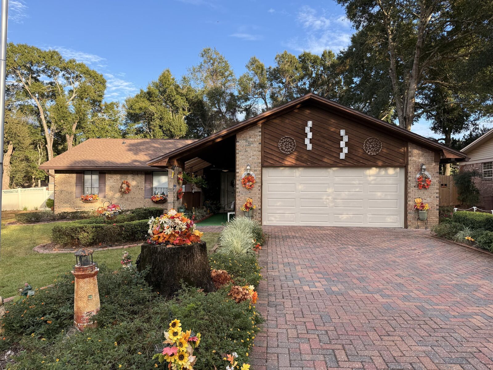 Property Photo:  137 Woodbine Circle  FL 32548 