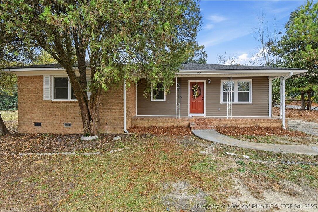 Property Photo:  1110 Barwin Drive  NC 28304 