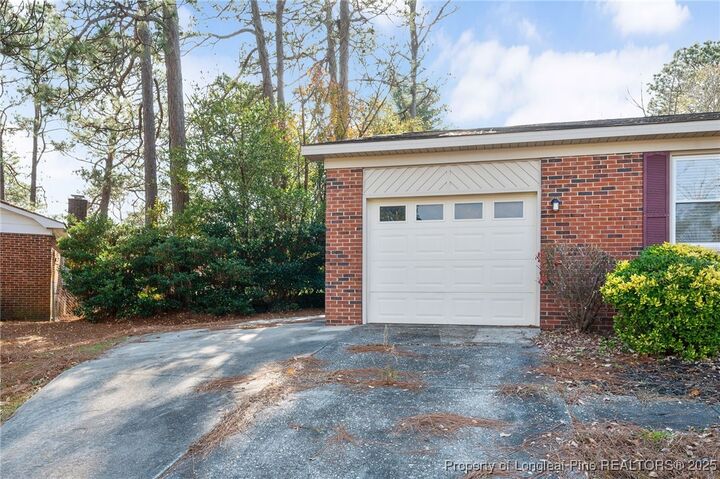 Property Photo: 5907 Ormskirk Drive NC 28304