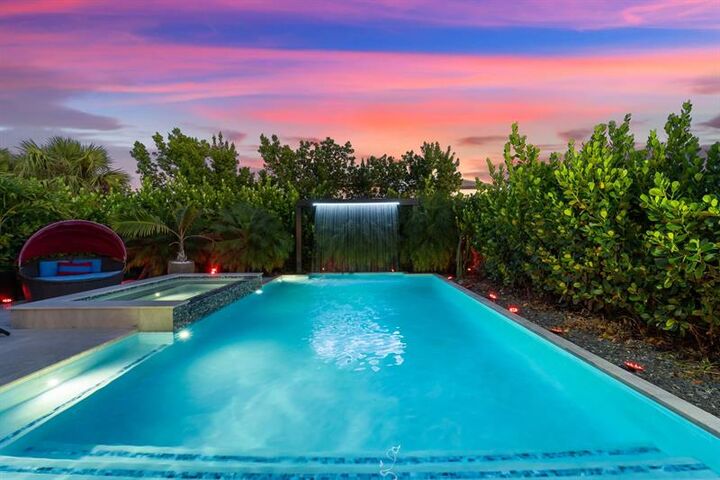 Property Photo:  4458 Providence Way  FL 33309 