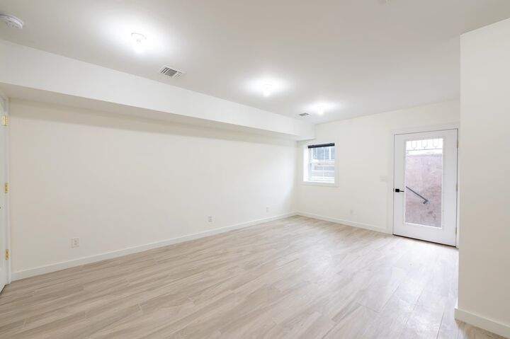 Property Photo:  340 Randolph Ave 1  NJ 07304 