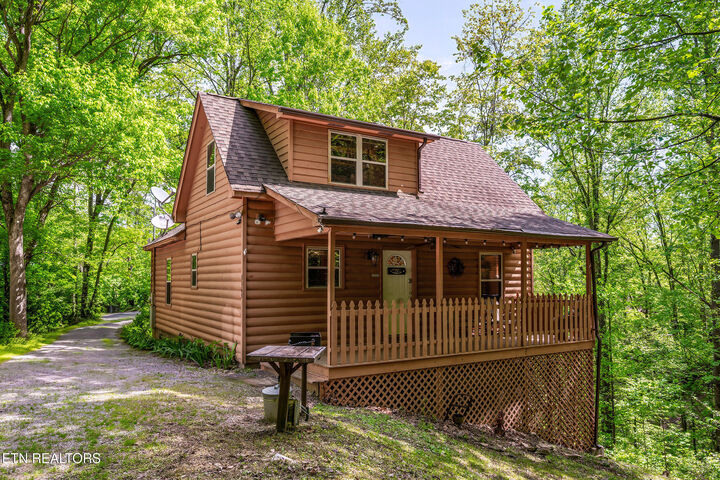 Property Photo:  3163 Sourwood Way  TN 37862 