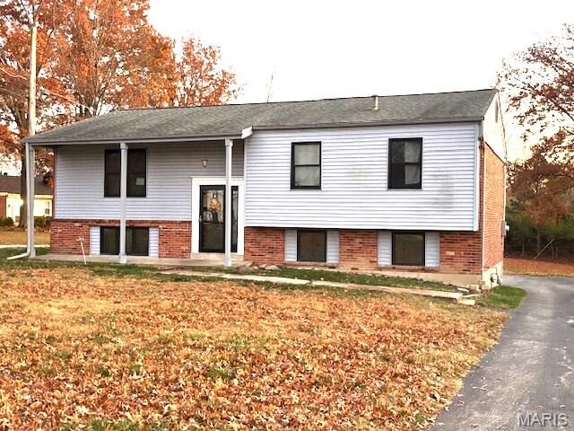 Property Photo:  1002 Carole Lane  MO 63021 