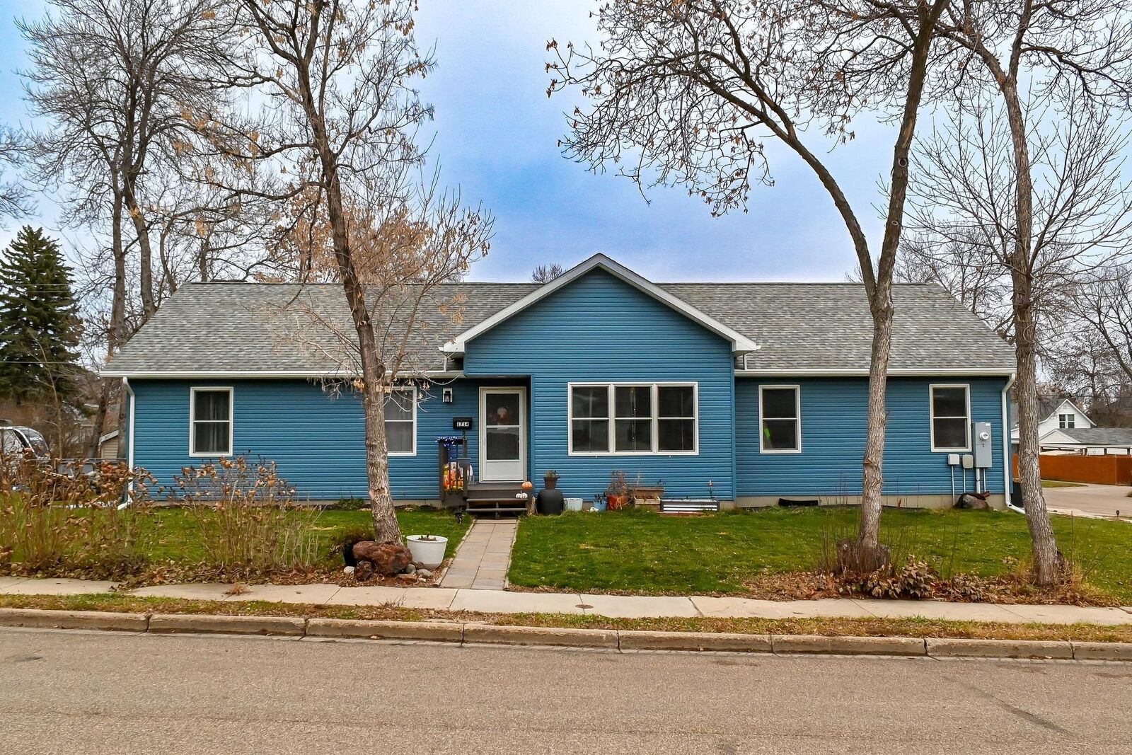 Property Photo:  1714 University Avenue W  ND 58703 