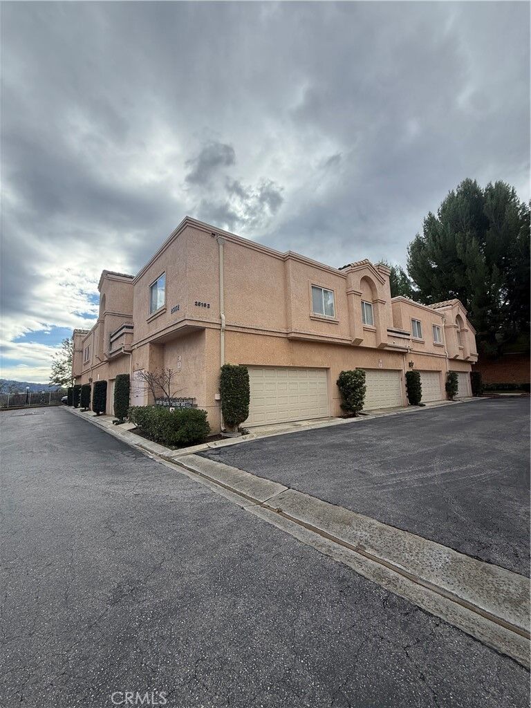 Property Photo:  25125 Steinbeck Avenue B  CA 91381 