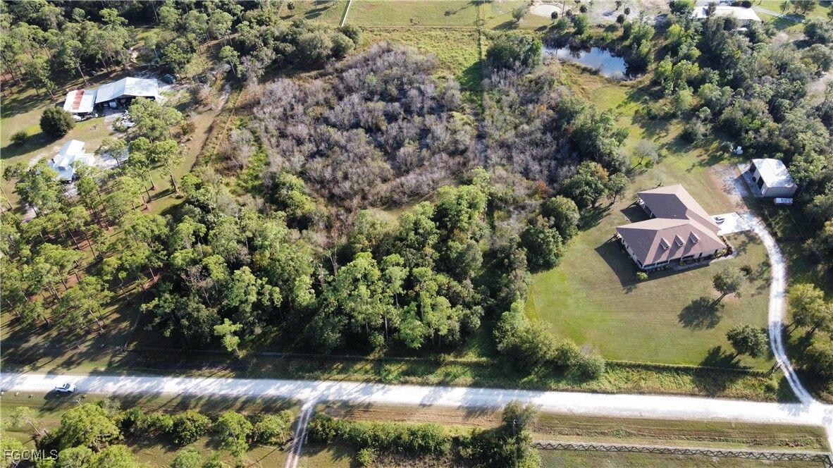 Property Photo:  9750 Quail Hollow Road  FL 33917 