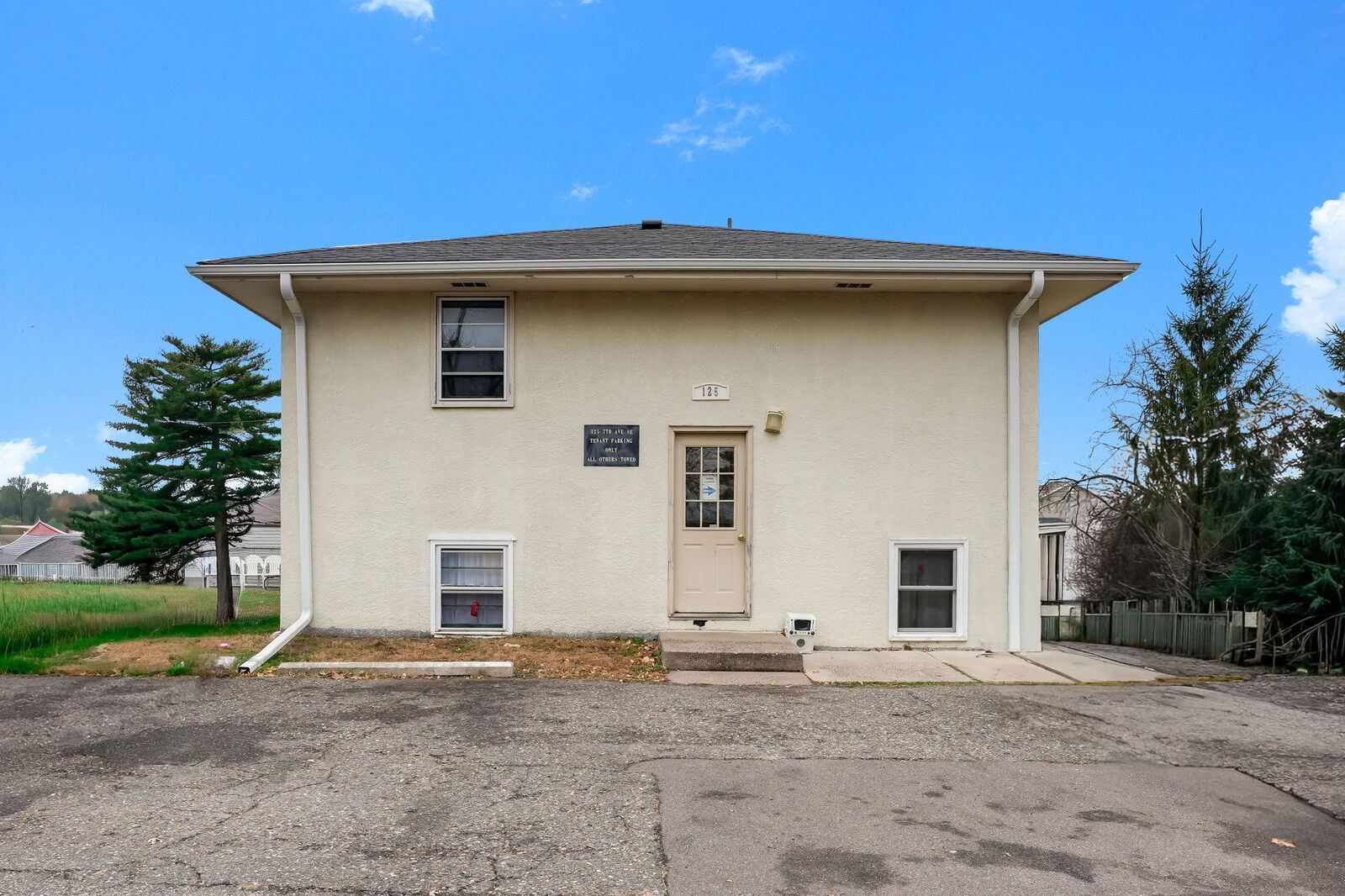 Property Photo:  125 7th Avenue SE  MN 55369 