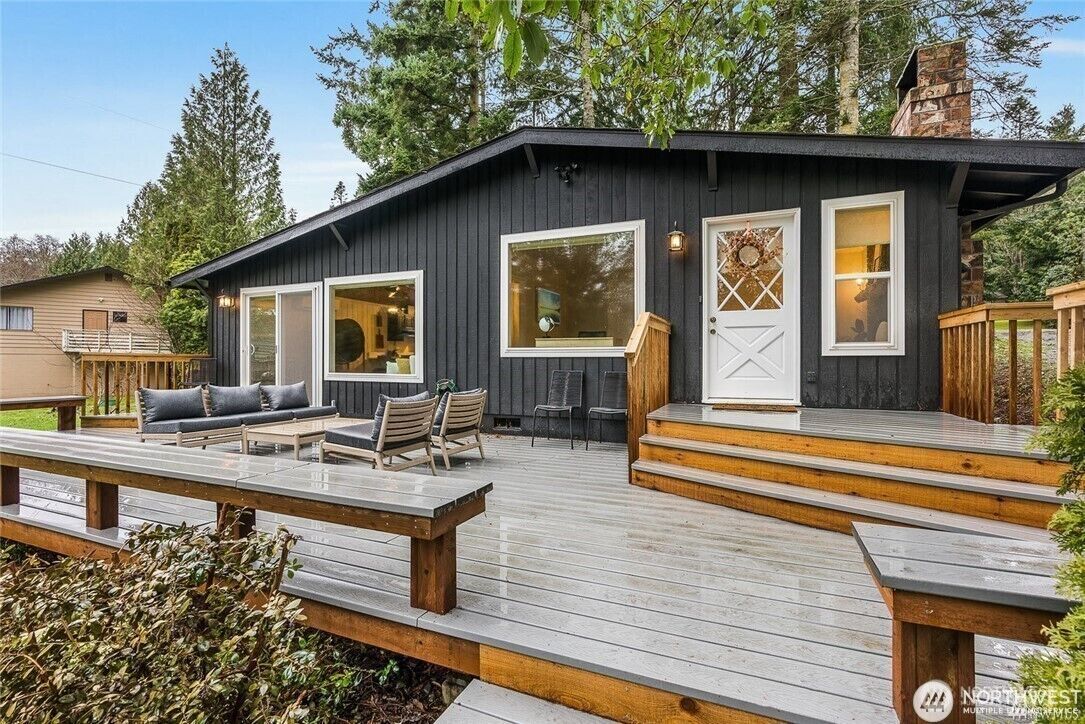Property Photo: 1465 Lake Drive WA 98282