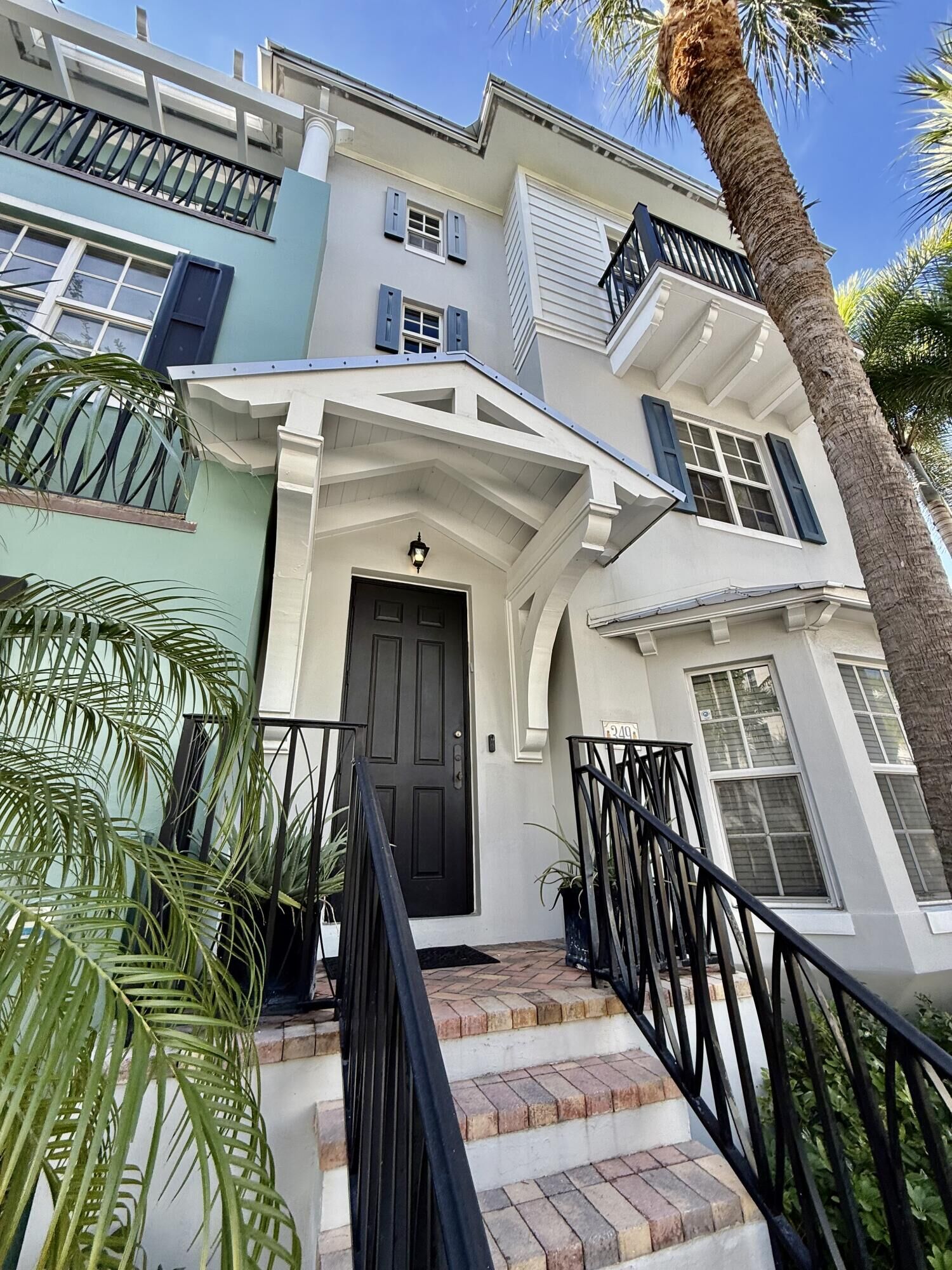 Property Photo:  349 E Mallory Circle  FL 33483 