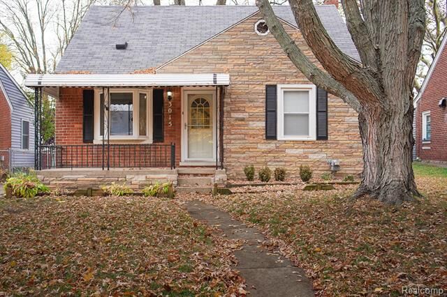 Property Photo:  3015 N Vermont Avenue  MI 48073 