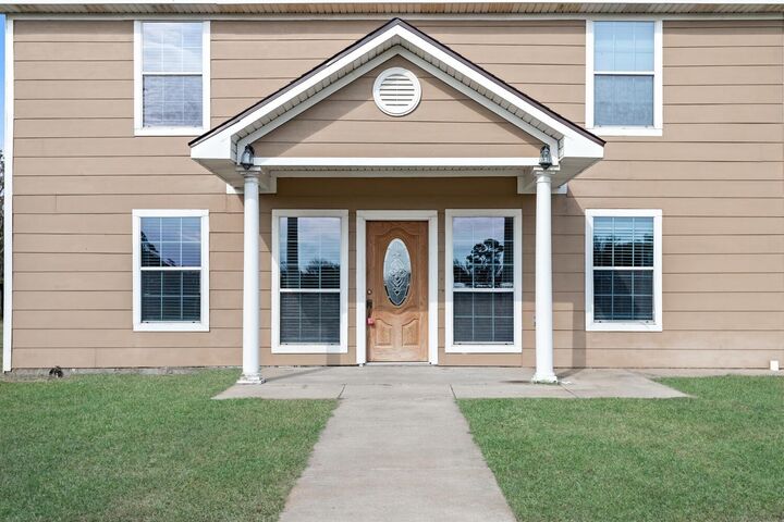 Property Photo:  425 Jones  TX 77611-3804 