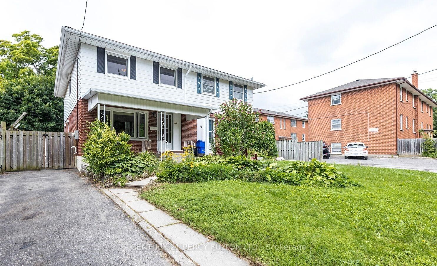Property Photo:  648 Minto Street W  ON L1G 5K5 