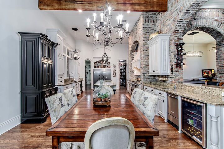 Property Photo:  5270 West Main Street  LA 70360 