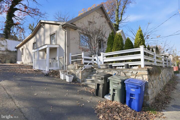 Property Photo:  2022 S Monroe Street S  VA 22204 