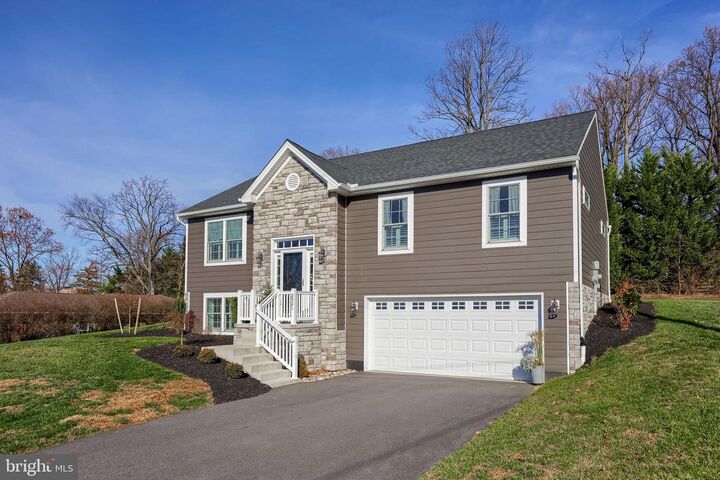 2521 Edgewood Lane  York PA 17403 photo