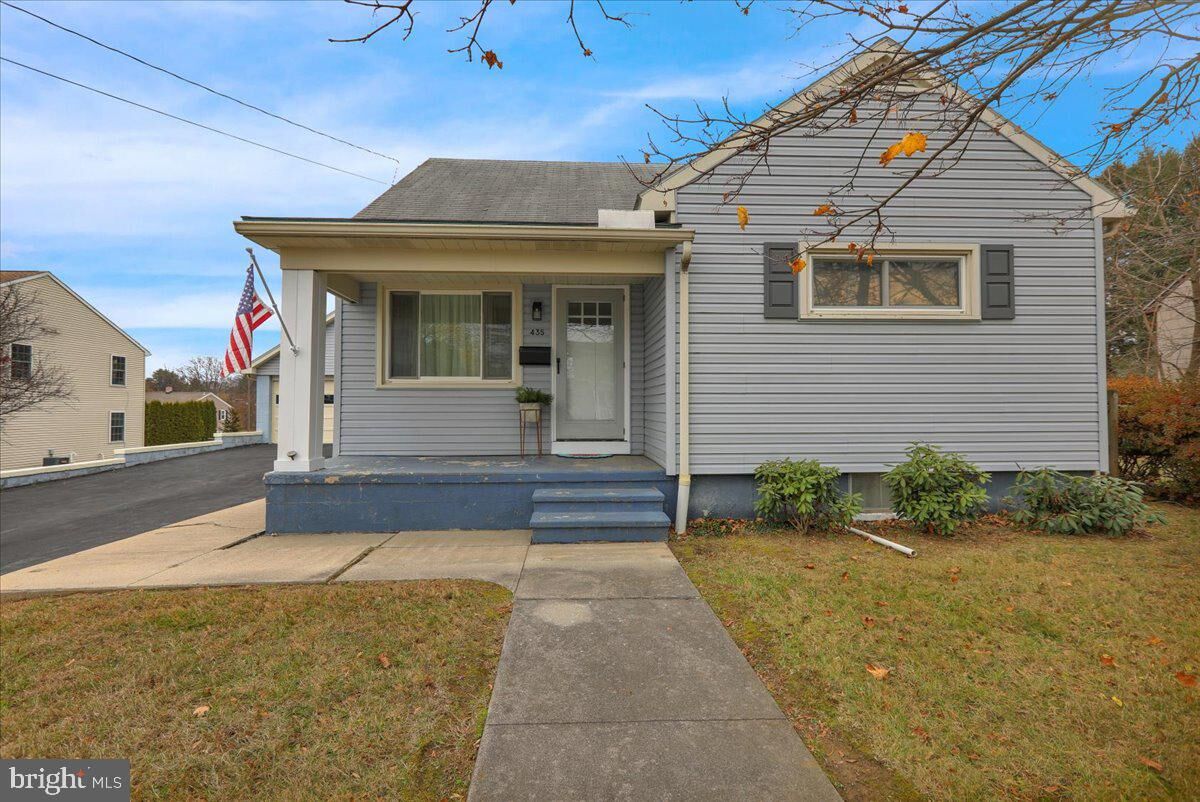 Property Photo: 435 E Canal Street PA 17046