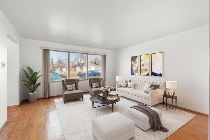 Property Photo:  618 Coldstream Avenue  MB R2C 0N5 