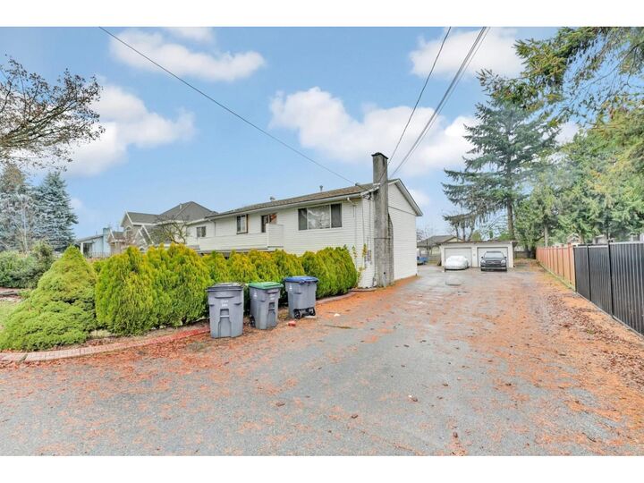 Photo de la propriété: 7910 124 Street BC V3W 3X6