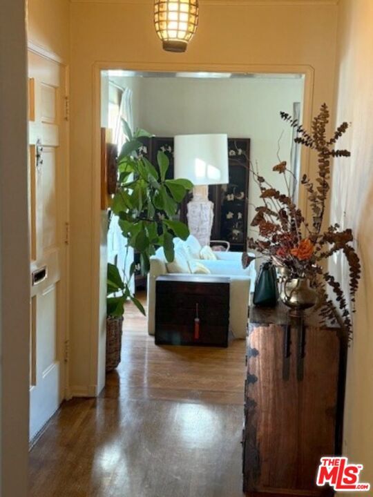 Property Photo:  168 N Wetherly Dr  CA 90211 