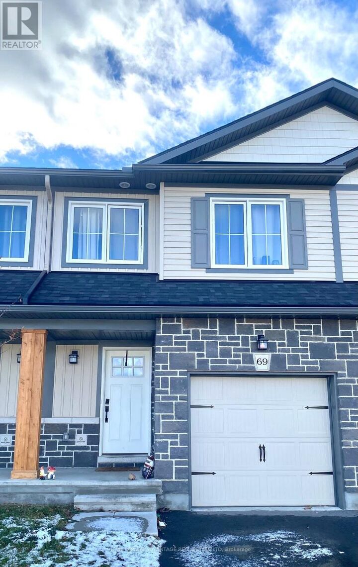 Photo de la propriété: 69 Whitcomb Crescent ON K7A 0A2