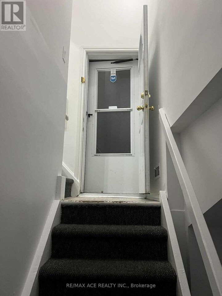 Property Photo:  137 Janray Drive Bsmt  ON M1G 1Y8 