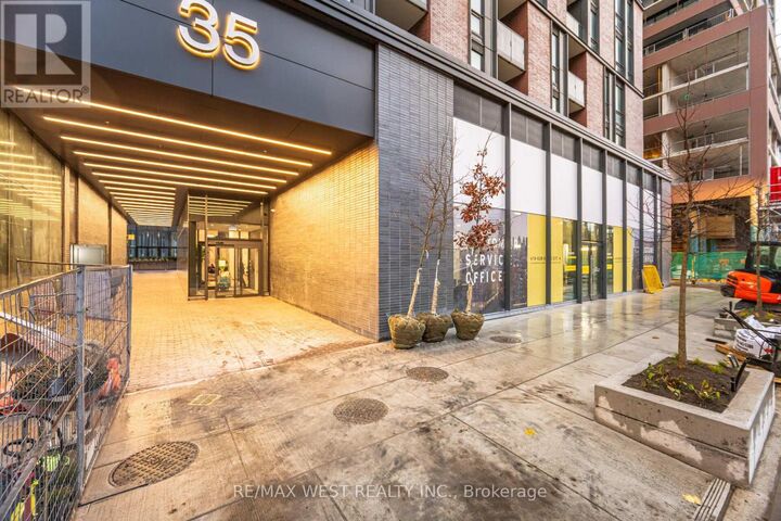 Property Photo:  35 Parliament Street 523  ON M5A 0Z5 