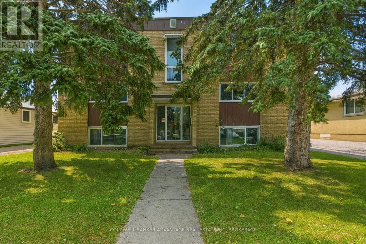 Property Photo: 136 Wilton Avenue 6 ON L3C 2A4