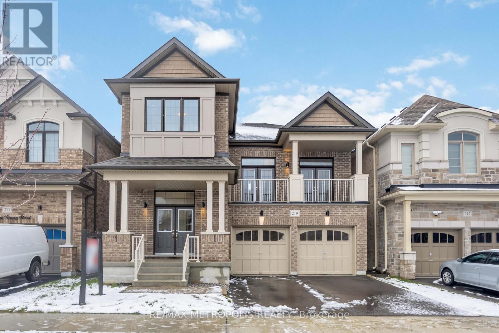 Property Photo:  219 Doug Finney Street North  ON L1K 3G3 