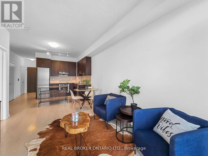 Property Photo:  55 Ann O'Reilly Road 2210  ON M2J 0E1 