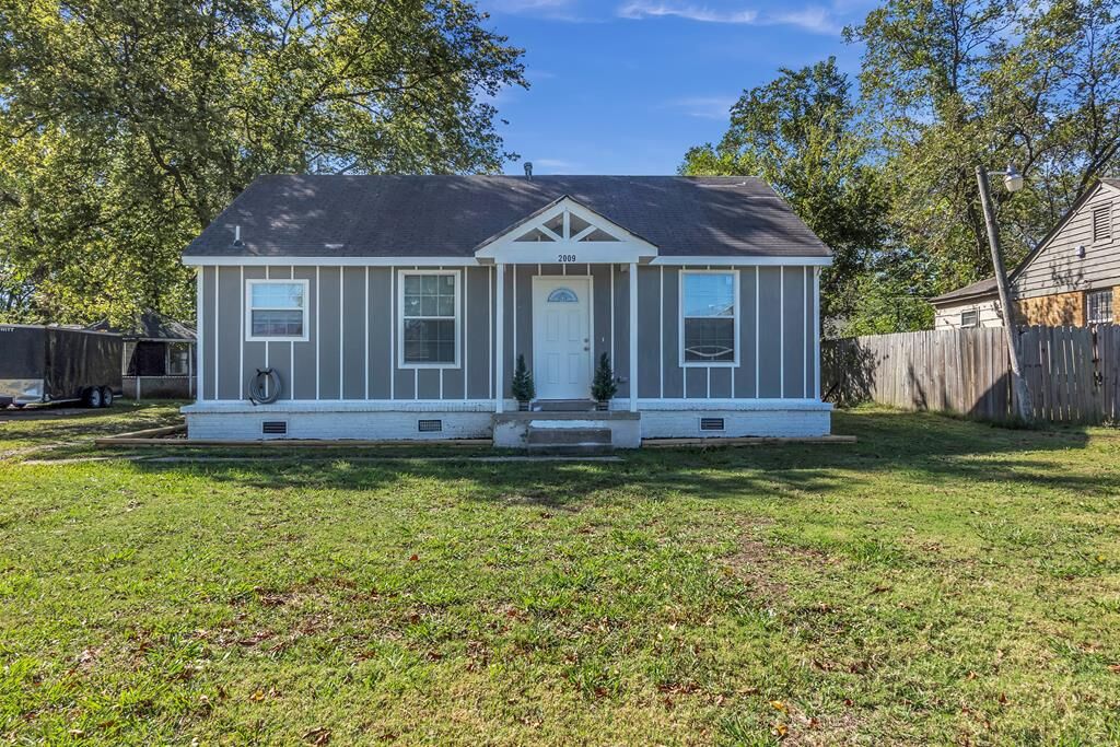 Property Photo:  2009 Goodwin Avenue  AR 72301 