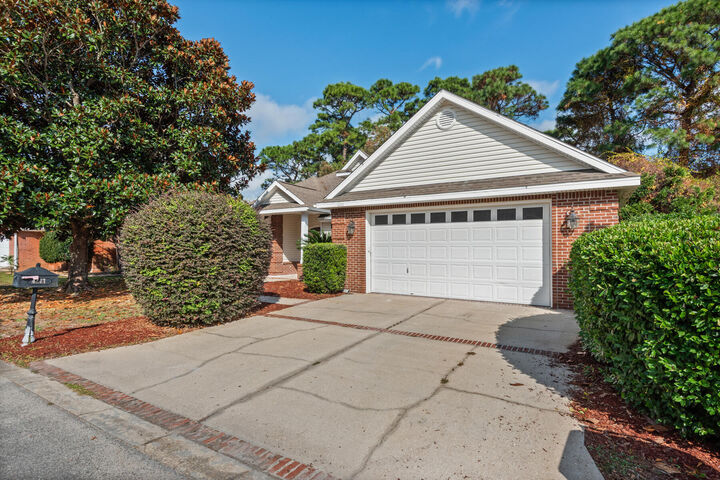 Property Photo:  4243 Lost Horse Circle  FL 32578 