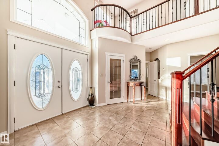 Property Photo:  203 Darlington Crescent NW  AB T6M 2T2 