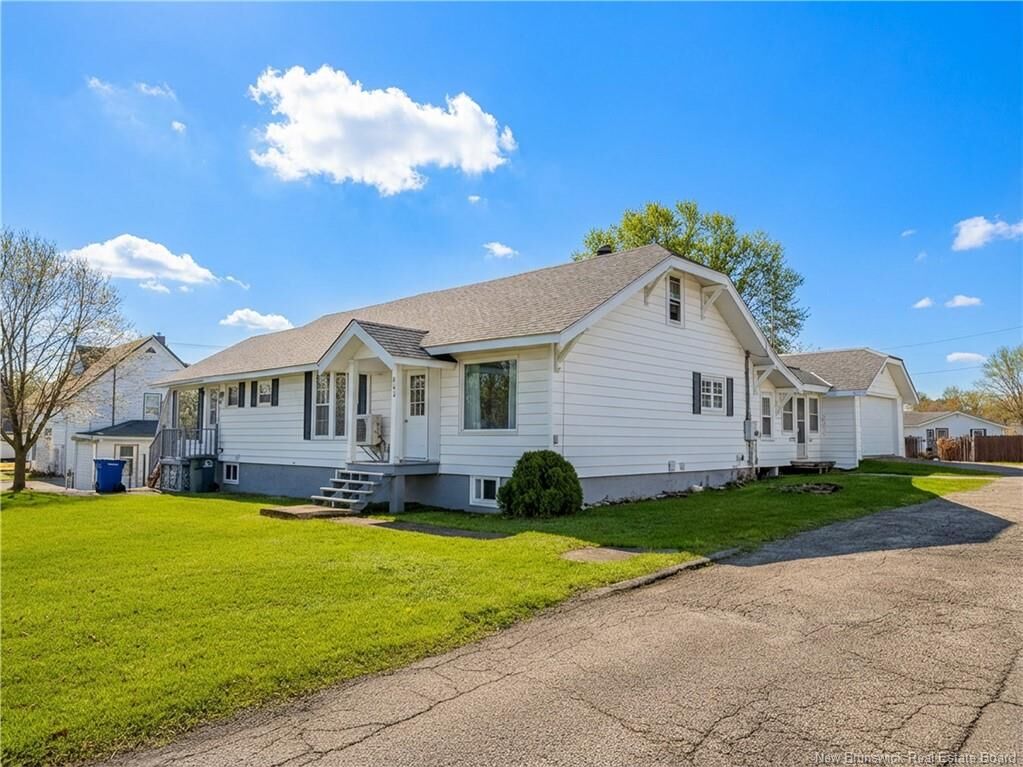 Property Photo:  445 Newcastle Boulevard  NB E1V 2K3 