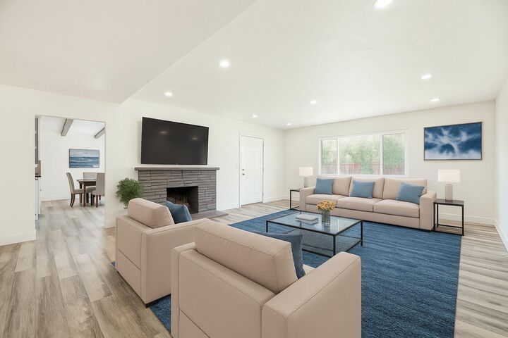 Property Photo:  1408 E Richert Avenue  CA 93704 