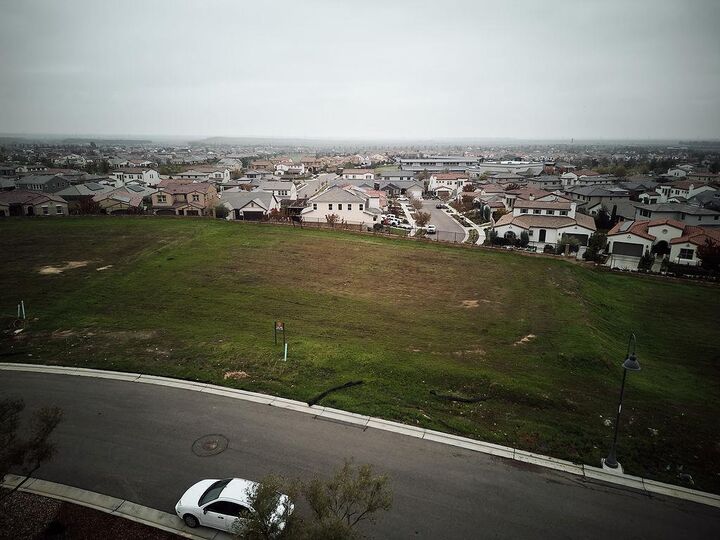 Property Photo:  902 Terrace Place  CA 93636 