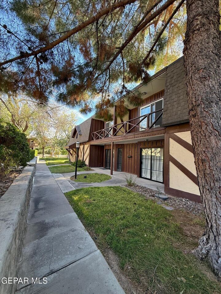 Property Photo:  500 Thunderbird Street 105  TX 79912 