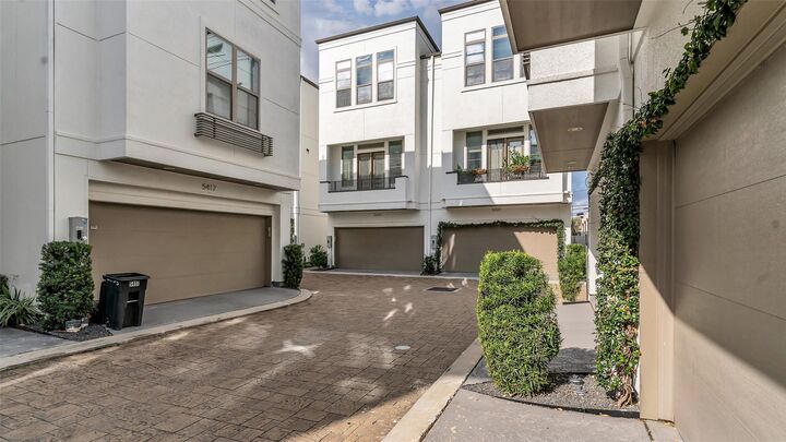 Property Photo:  5429 Larkin Street  TX 77007 