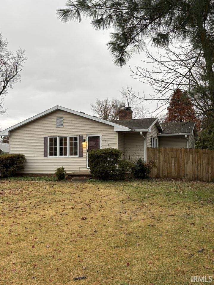 Property Photo: 5613 Jefferson Avenue IN 47715