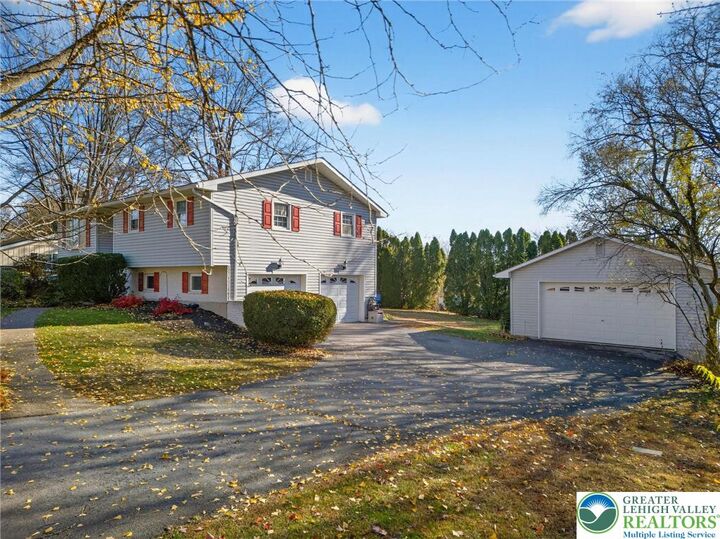 Property Photo:  5424 Clauser Road  PA 18069 