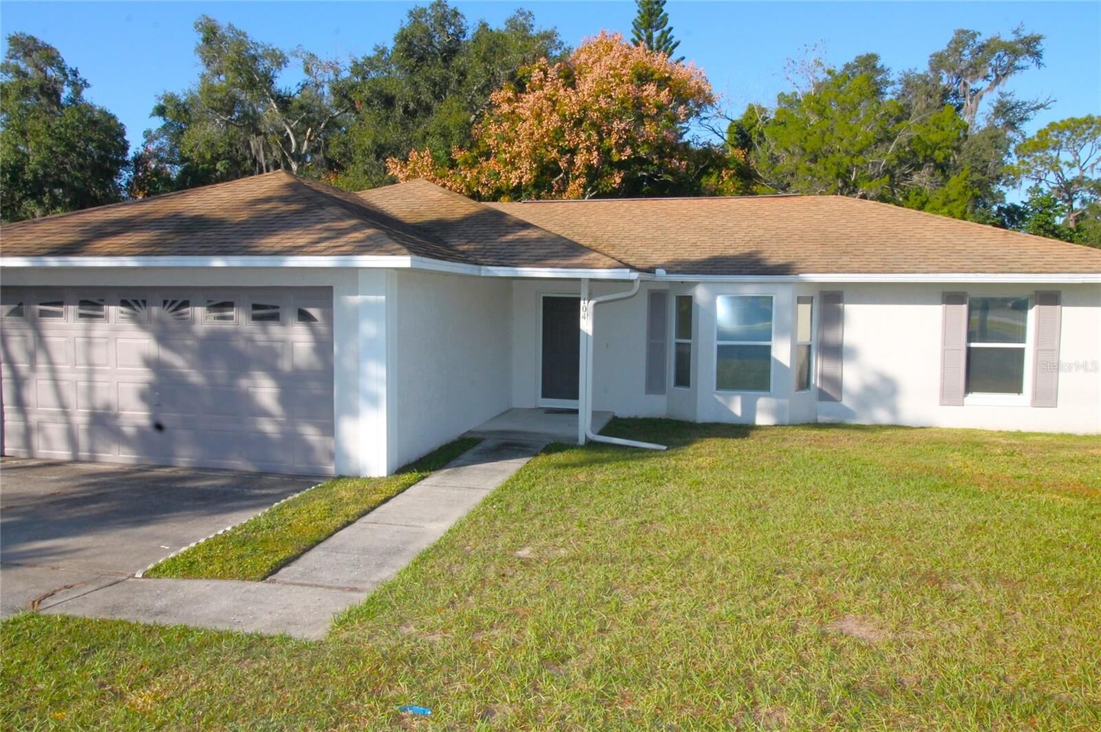 Property Photo: 104 N Main Avenue FL 34715
