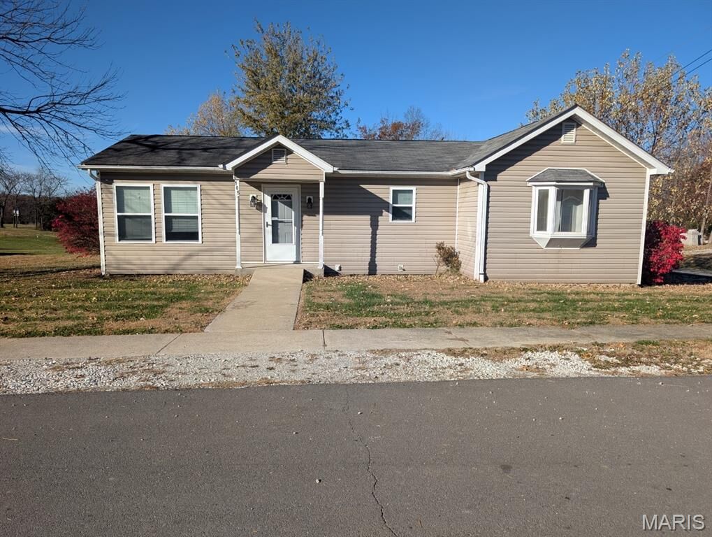 Property Photo: 105 3rd Street MO 63344