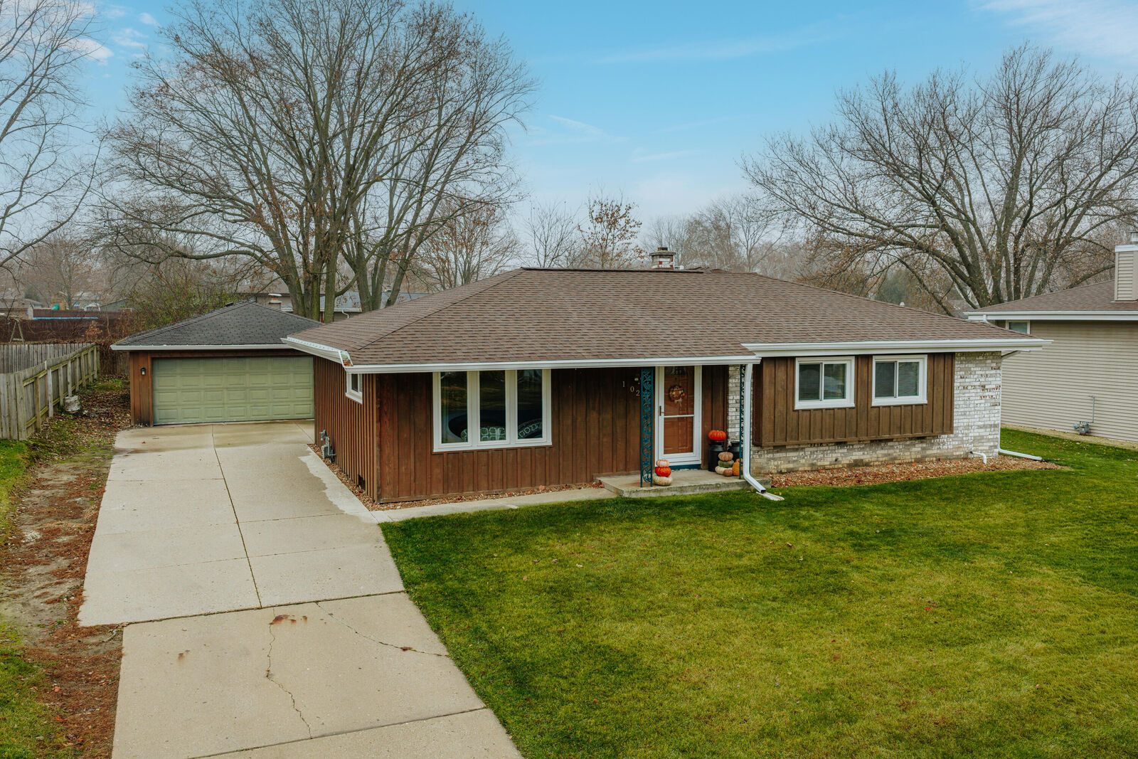 Property Photo: 1023 Knollwood Dr WI 53080