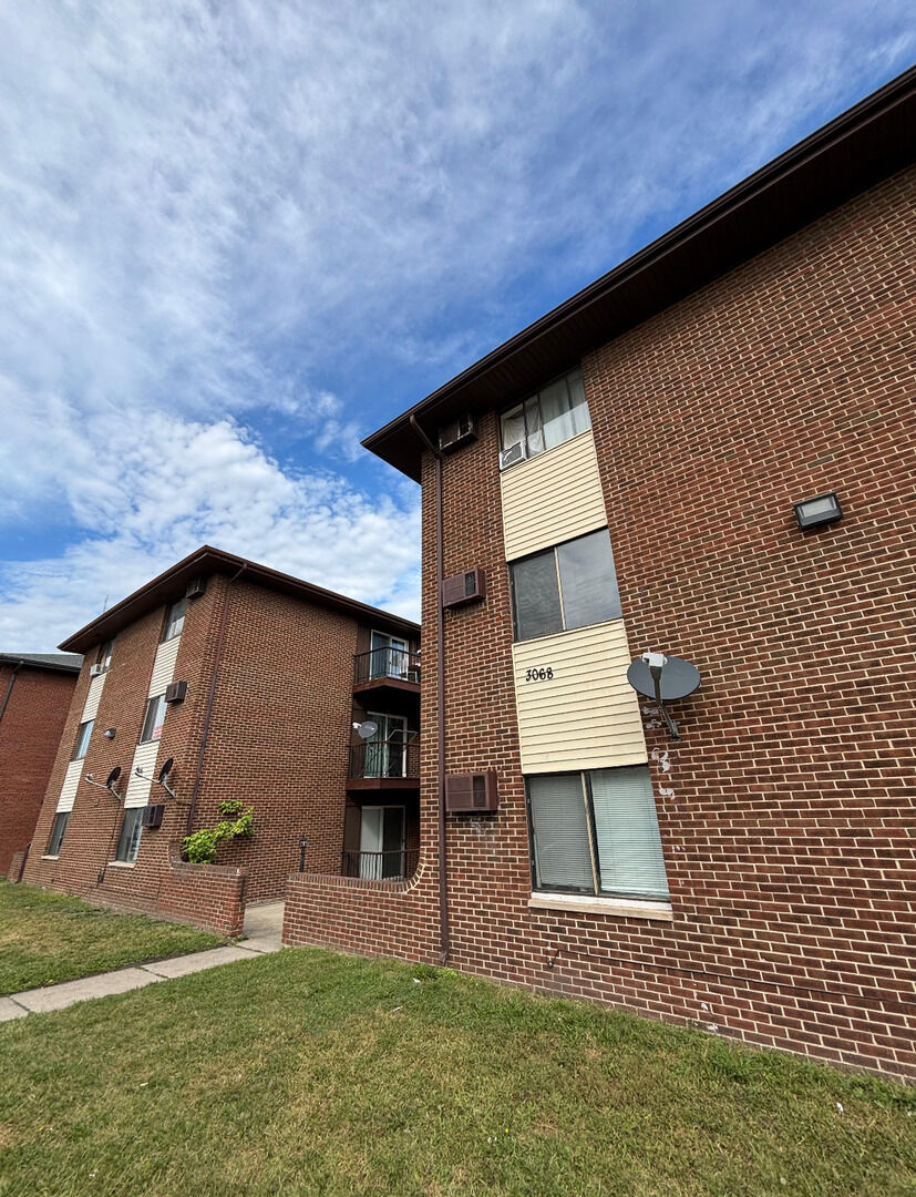 Property Photo:  3068 Bernice Avenue 3S  IL 60438 