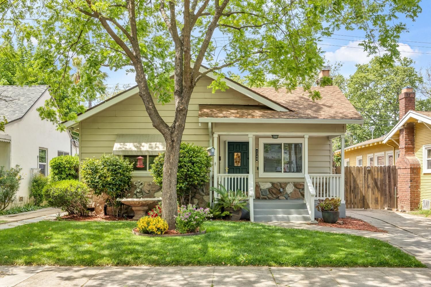 Property Photo:  1740 40th Street  CA 95819 