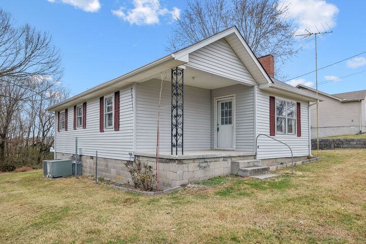 Property Photo: 1323 Pleasant Grove Rd TN 37186