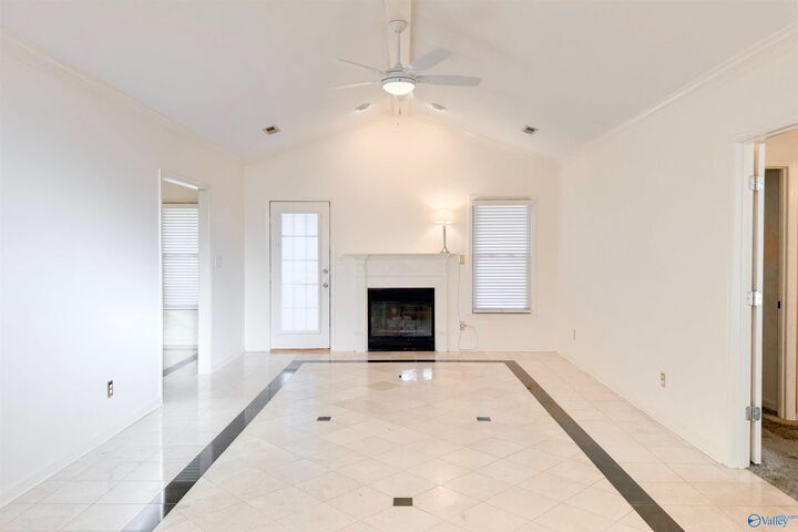 Property Photo: 1504 Chestnut Grove SW AL 35603