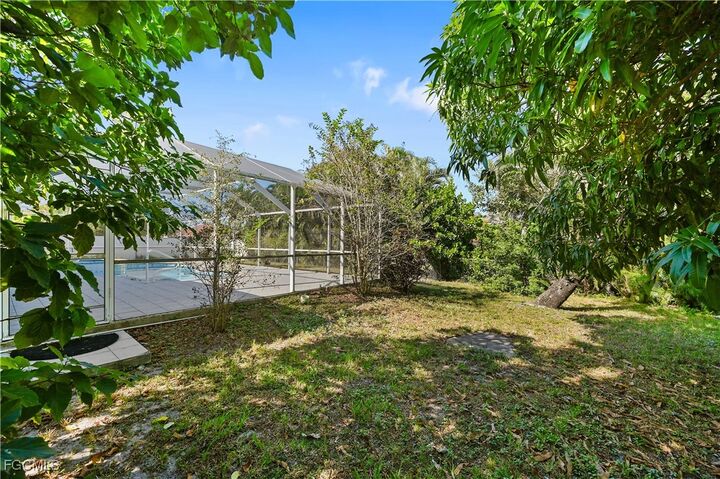 Property Photo:  1721 SE 21st Terrace  FL 33990 