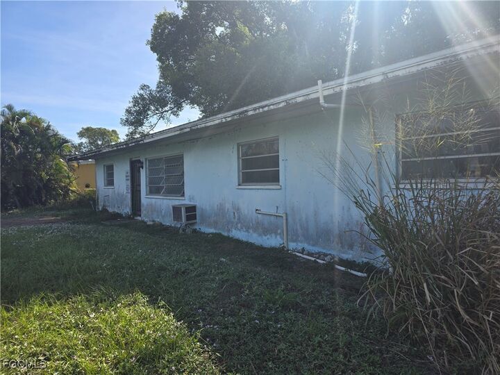 Property Photo:  200 South Road  FL 33907 